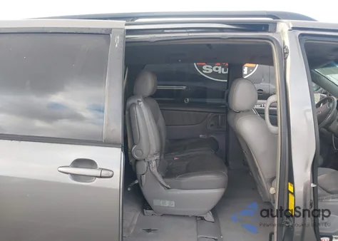 2004 Toyota Sienna Xle z USA, uszkodzony, nr VIN 5TDZA22C04S166139